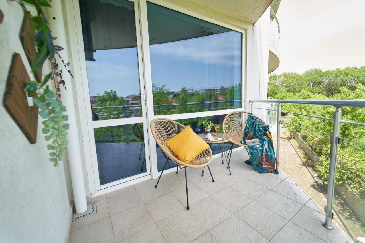 Design Studio In Atlantis Resort&Spa, Burgas Airport Экстерьер фото